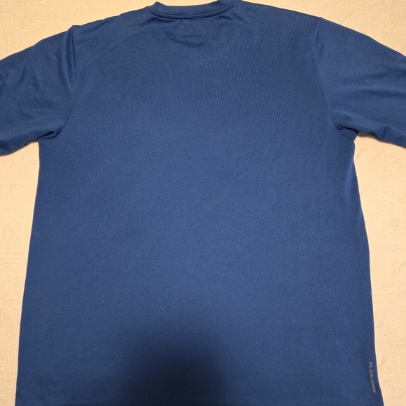 The North Face Active Fit men's tee, size small - Picture 4 of 5